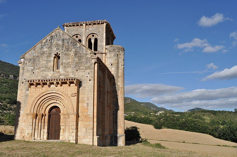 800px-Ermita_de_San_Pedro_de_Tejada_(Puentearenas-Merindad_de_Valdivieso)_-_003_(30072501143)